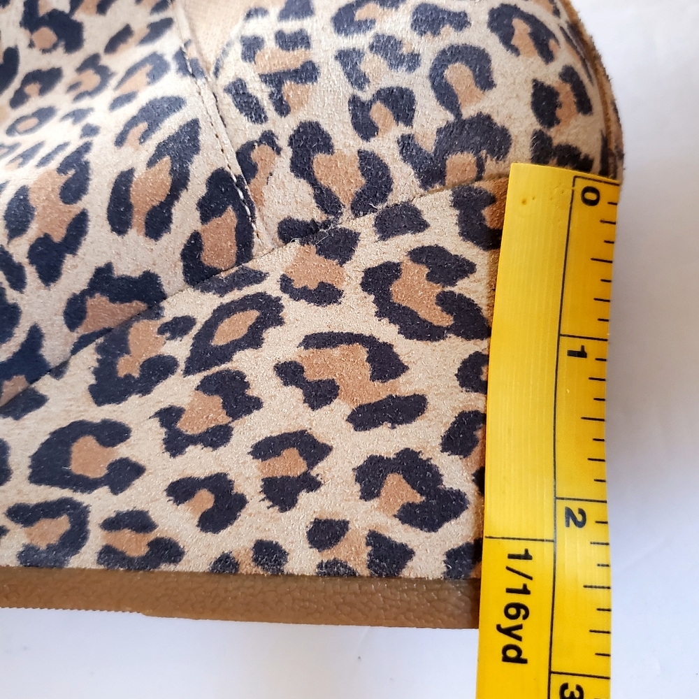 TOMS Women's Kelsey suede wedge ankle booties in a leopard print Size 10 - Picture 3 of 7